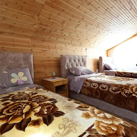 펜션 Samuela Cozy Retreat 베라트