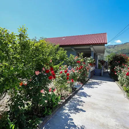 Samuela Cozy Retreat